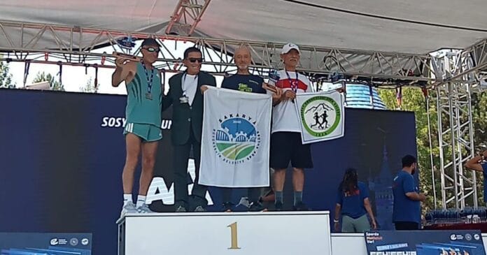 Ali Turan Eti Lifalif Yarı Maratonu’ndan madalya ile döndü