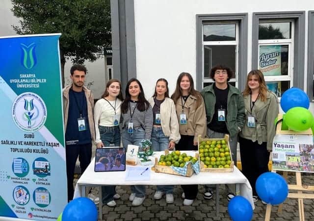 Öğrenci toplulukları stantlarda çalışmalarını tanıttı