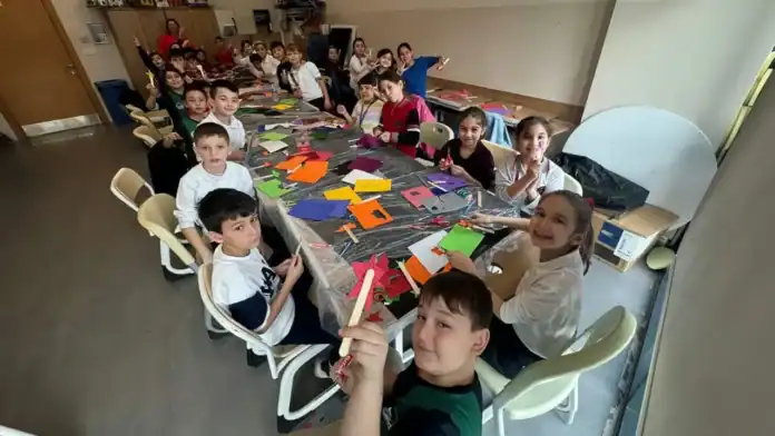 Sosyal Gelişim Merkezleri, Misafir Okul Öğrencilerine Uygulamalı Atölye Deneyimleri Sunuyor