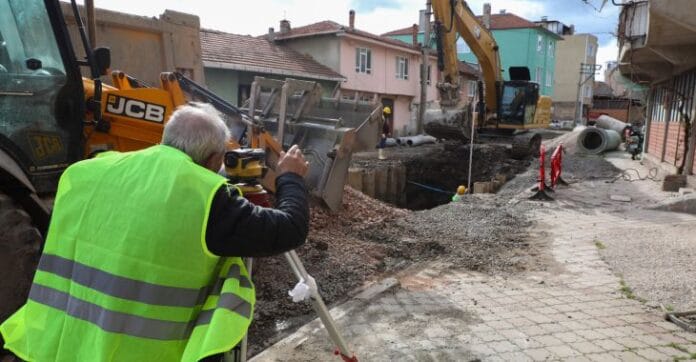 Bursa Büyükşehir Belediyesi Mustafakemalpaşa’da Altyapı Yatırımlarını Sürdürüyor