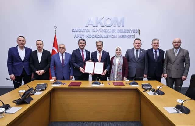 Sakarya Büyükşehir Belediyesi ve uluslararası ortaklar, sporun merkezi olacak projeyi imzaladı.