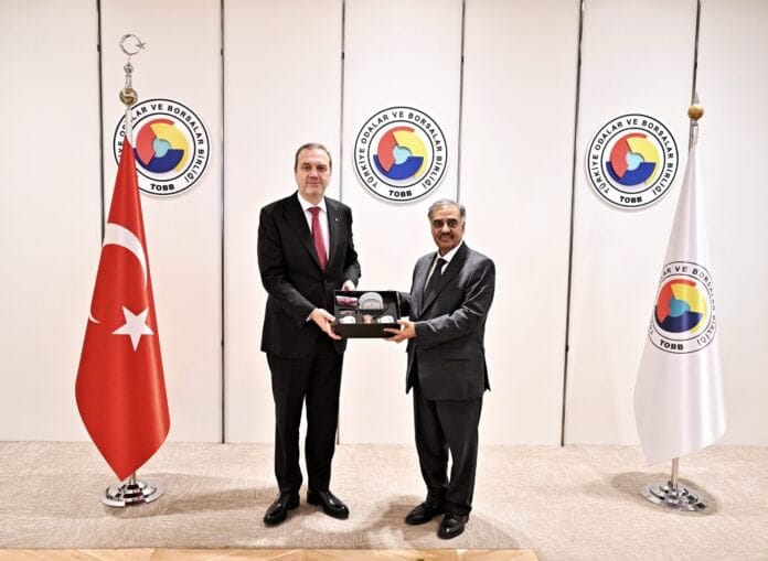 Tamer Kıran, D-8 Genel Sekreteri Isiaka Abdulqadir Imam Mahmood ile Bir Araya Geldi