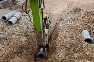 Arifiye Hanlı Mahallesi’nde 2.200 Metrelik Atık Su ve Yağmur Suyu Altyapısı Yenileniyor