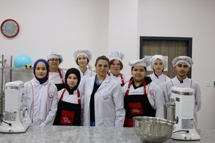 KOÜ’de Öğrenciler Atıkları Sanatla Buluşturdu ve Sıfır Atık Bilinci Güçlendi