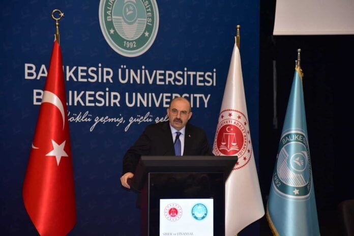 Balıkesir Üniversitesi'nde İBAN Suistimalleri ve Gençlik Paneli Gerçekleştirildi