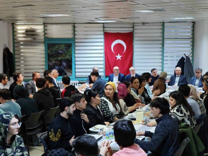 Balıkesir Üniversitesi'nde Ramazan İftarında Katkı Sunanlara Teşekkür Edildi