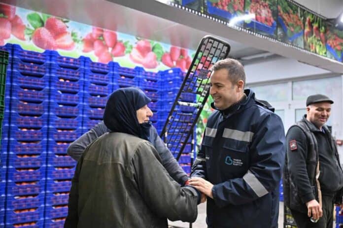 Başkan Ahmet Akın, Balıkesir Hal Esnafıyla Sahur Sofrasında Buluştu