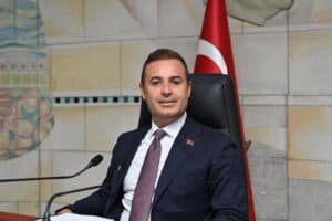 Başkan Ahmet Akın’dan Çanakkale Zaferi’nin 111. Yılında Anlamlı Mesaj: Bağımsızlık Ruhu Nesilden Nesle Yaşayacak