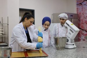 Kocaeli Büyükşehir’in Beyaz Kalpler Merkezi, Gençlere Umut ve Yeni Başlangıçlar Sunuyor