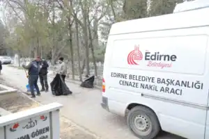 Edirne Belediyesi Ramazan Bayramı Öncesi Mezarlıklarda Bakım ve Ücretsiz Ulaşım Sağladı