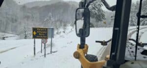 Bursa Büyükşehir Belediyesi Kar Yağışı Nedeniyle Bayramda Yol Açma Çalışmalarına Devam Ediyor