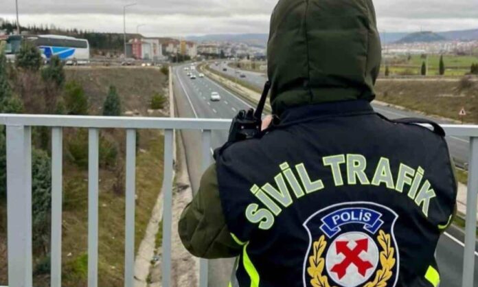 Bozüyük’te Drone ile Yapılan Trafik Denetimlerinde Sürücülerin Kural İhlalleri Tespit Edildi