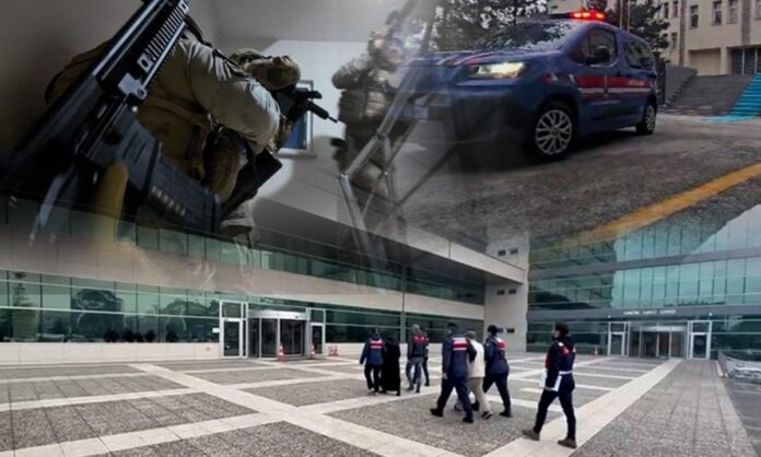 FETÖ'ye Yönelik 32 İlde Gerçekleştirilen Operasyonlarda 64 Zanlı Yakalandı