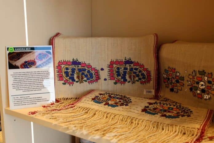 Kocaeli Hatıra Mağazası’nda Kente Özgü ve Coğrafi İşaretli Hediyelikler Vatandaşlarla Buluşuyor