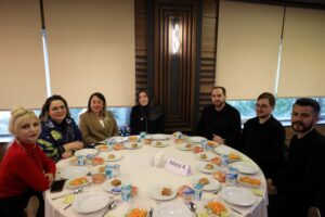 Kocaeli Büyükşehir Kütüphane Personeli, Moral Yemeğiyle Kütüphane Haftası’na Birlikte Başladı