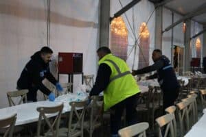 Kocaeli Büyükşehir'in Ramazan Çadırı'nda Ekiplerin Titiz ve Koordineli Çalışması Dikkat Çekiyor