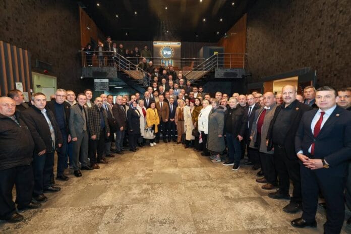 Başkan Büyükakın, Ziraatçılarla Çay Sohbetinde Bir Araya Geldi ve Destekler Konuşuldu