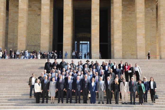 Edremit Belediyesi, Tarihinde İlk Kez Anıtkabir’i Resmi Törenle Ziyaret Etti