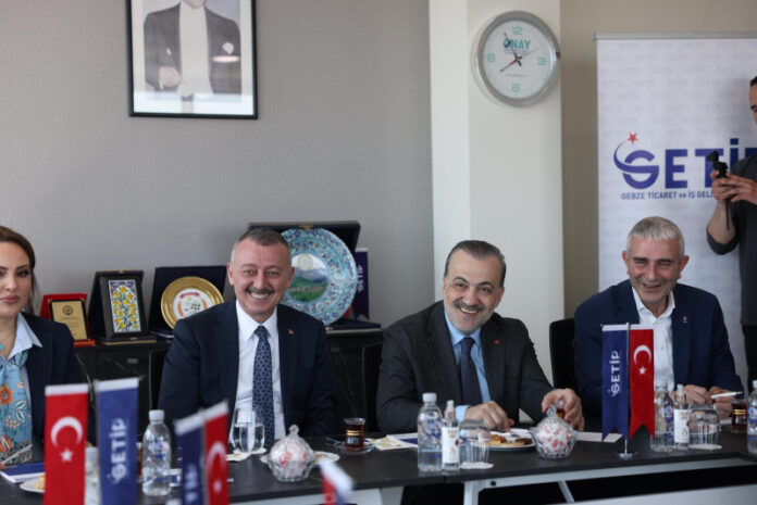 Büyükakın ve Talus, Gebze’de Ticaretin Gelişimi İçin Platform Üyeleriyle Görüştü