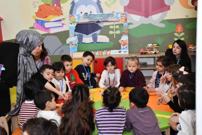 Balıkesir'de 62. Kütüphane Haftası Etkinlikleri Kitapseverlerden Yoğun İlgi Gördü