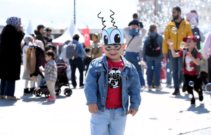 Kocaeli’de 23 Nisan Şenliği Binlerce Çocuğa Renkli ve Eğitim Dolu Anlar Yaşattı