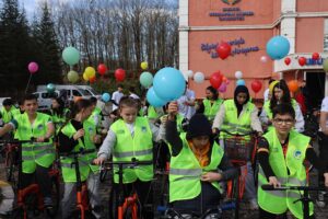 Sakarya'da Otizm Farkındalığı İçin Spor Şenliği ve Dayanışma Mesajı Verildi