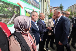 Başkan Tahir Büyükakın, Gebze’de Giresun Yağlıdereliler Derneği üyeleriyle dayanışma buluşmasında bir araya geldi