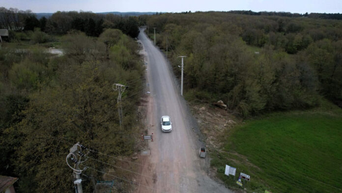 Kocaeli Büyükşehir Belediyesi Gebze Kırsalında Yol Altyapısını Yenileme Çalışmalarına Devam Ediyor